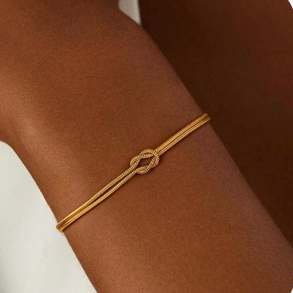 Golden Knot Elegance Bracelet