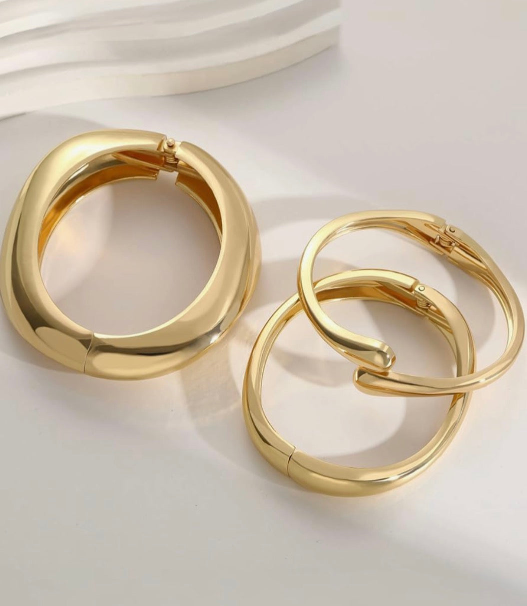 The Aure Sculpted Gold Cuff Set